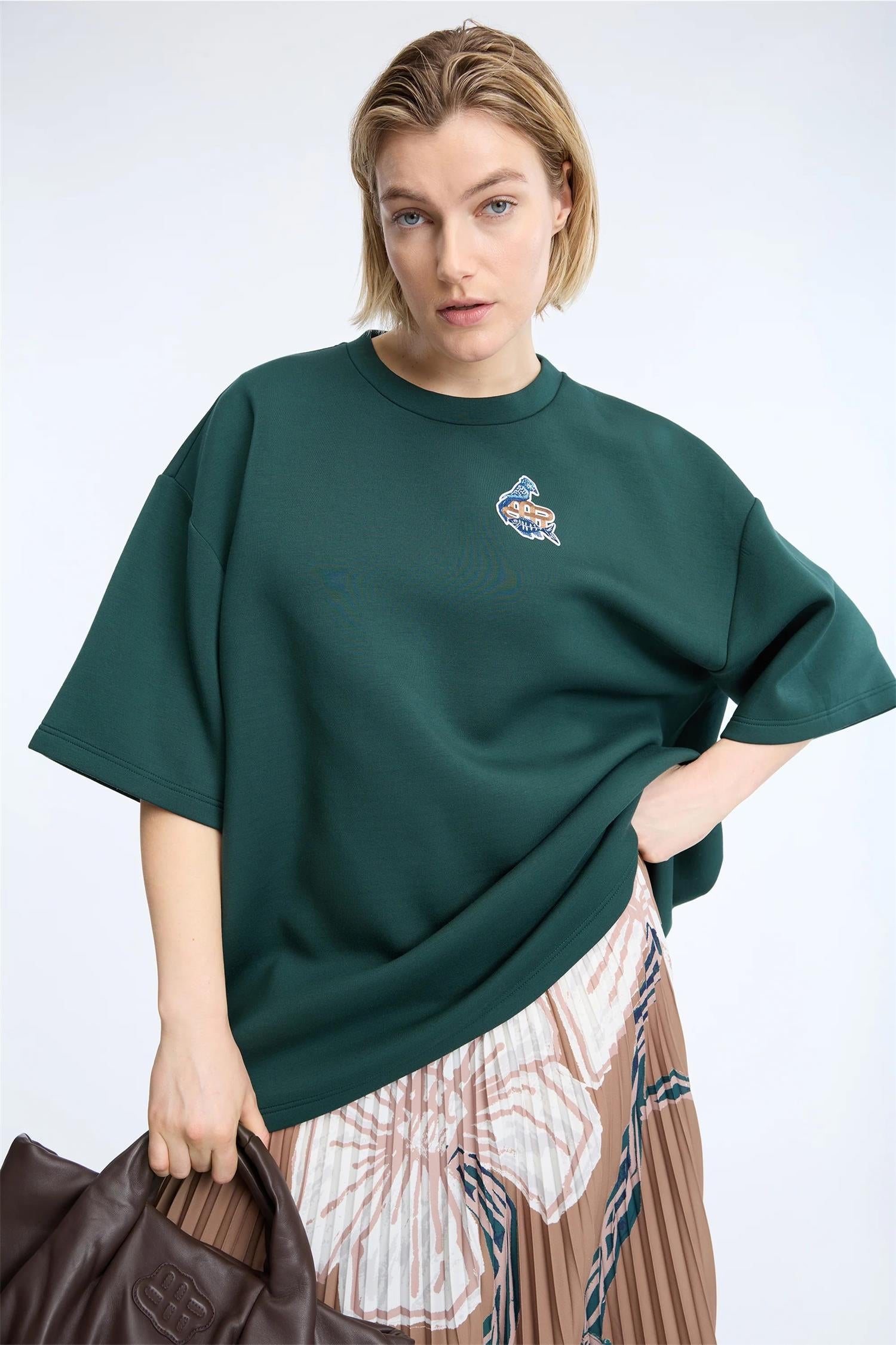 Nilou T-Shirt